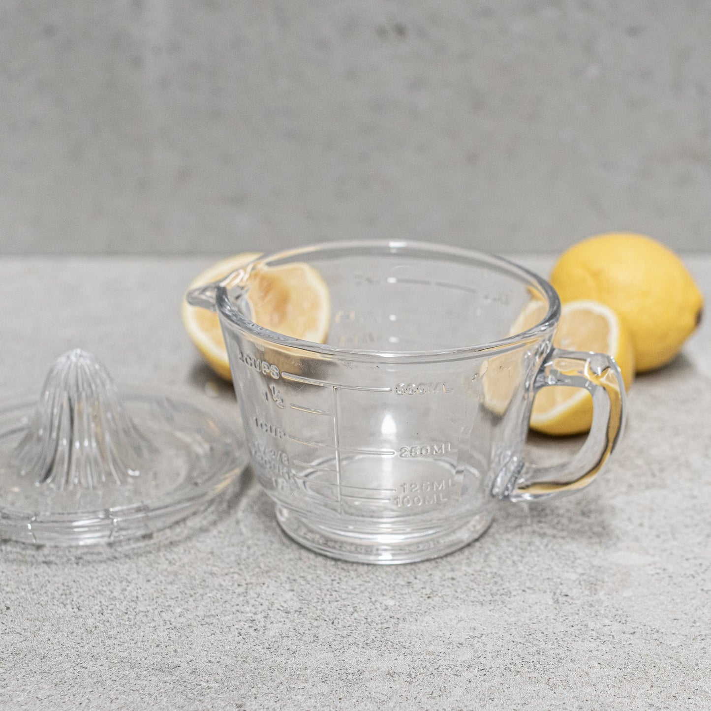 Glass Juicer & Measuring Jug