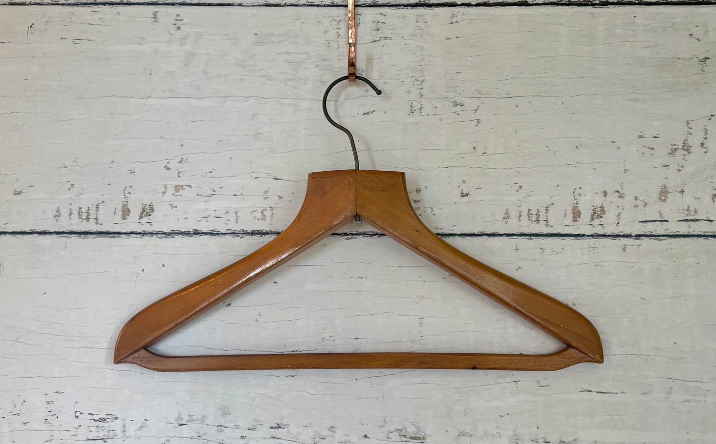 Vintage Burtons Outfitters Advertising Coat Hanger – Warragul, Victoria